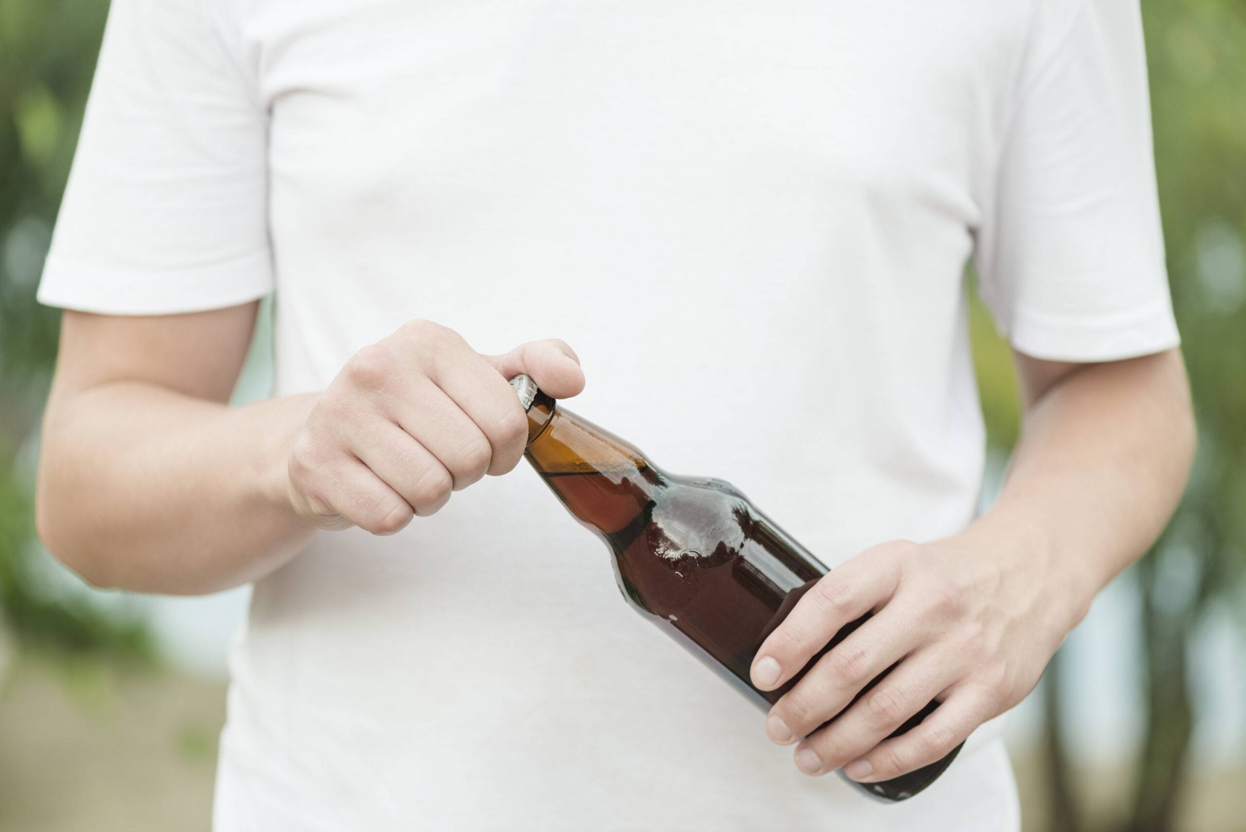 How to Open Bottle Without Bottle Opener